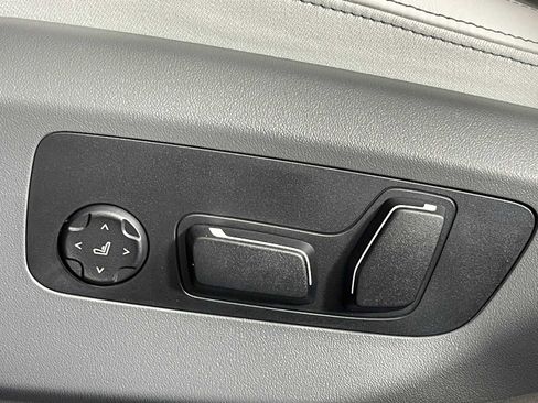 New 2025 BMW i5 M60 w/ Premium Package image 18