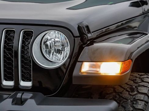 Used 2022 Jeep Gladiator Overland w/ Popular Equipment Package AWD/4WD image 5