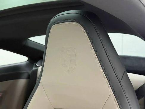 Used 2025 Porsche 911 Carrera RWD image 19