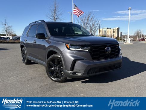 Used 2025 Honda Pilot Black Edition image 1
