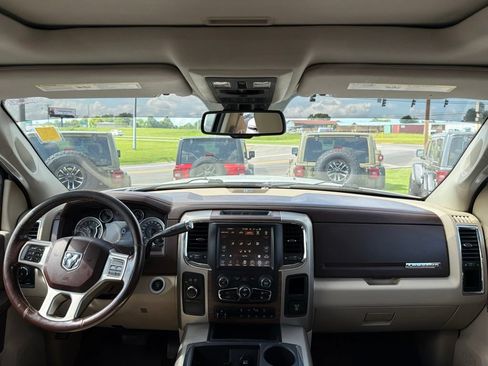 Used 2014 RAM 3500 Laramie w/ Convenience Group AWD/4WD image 21
