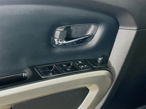 Used 2023 Nissan Titan SV w/ Accessory Utility Package image 17