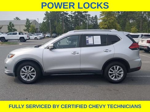 Used 2017 Nissan Rogue SV FWD image 10