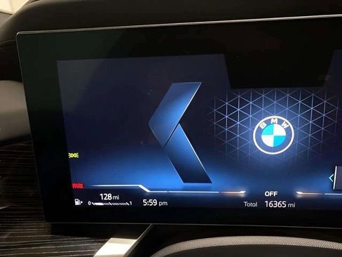 Used 2025 BMW 740i xDrive AWD/4WD image 11