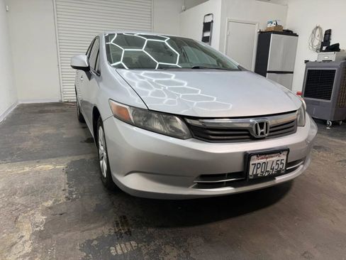 Used 2012 Honda Civic LX image 4