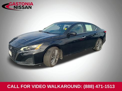 Used 2024 Nissan Altima 2.5 SL image 1