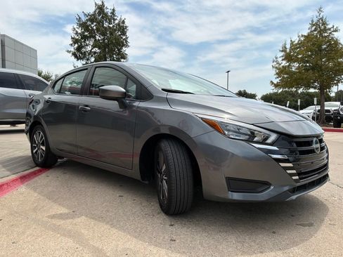 Used 2025 Nissan Versa SV FWD image 4
