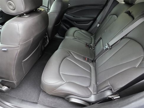 Used 2020 Buick Envision Essence image 11