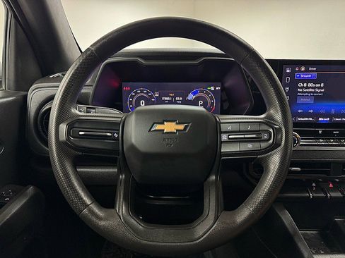 Used 2024 Chevrolet Colorado W/T RWD image 17