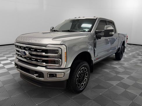 Used 2023 Ford F350 Platinum image 3