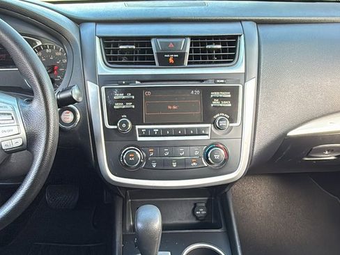 Used 2018 Nissan Altima 2.5 S w/ S Convenience Package image 16