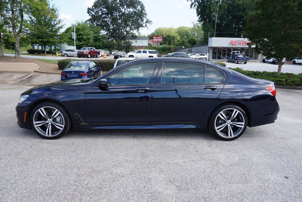 Used 2019 BMW 750i w/ Executive Package RWD image 2