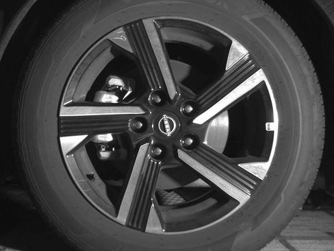 Used 2025 Nissan Sentra SV image 12