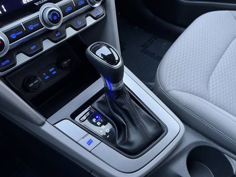 Used 2020 Hyundai Elantra SE w/ Cargo Package (C1) image 26