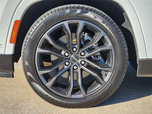 Used 2024 Jeep Grand Wagoneer Series III w/ Rear Seat Video Group 1 image 19