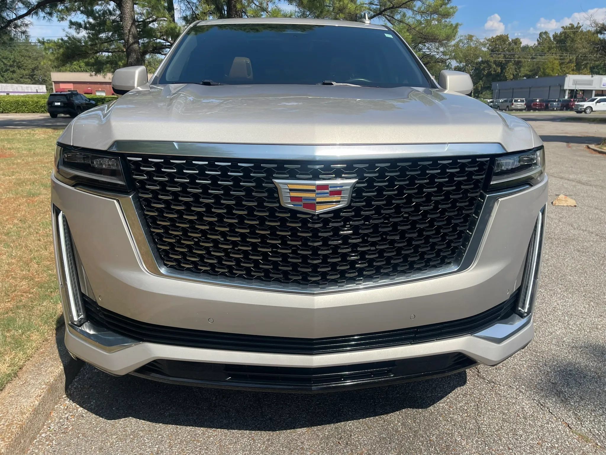 Used 2023 Cadillac Escalade Premium Luxury AWD/4WD image 8