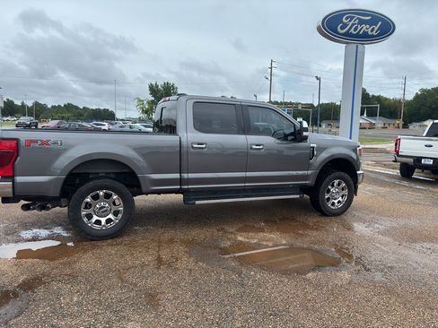 Used 2022 Ford F250 Lariat w/ Chrome Package AWD/4WD image 4