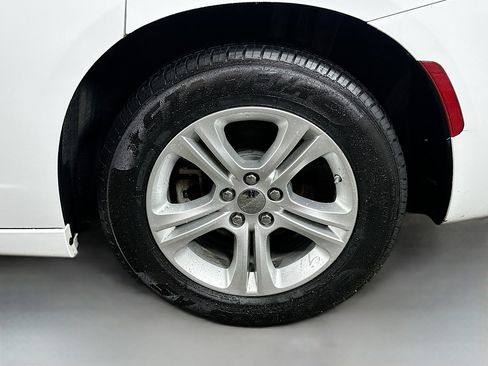 Used 2023 Dodge Charger SXT image 28