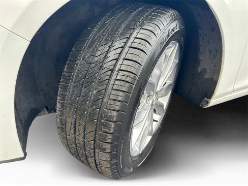 Used 2020 Chevrolet Malibu LT image 9