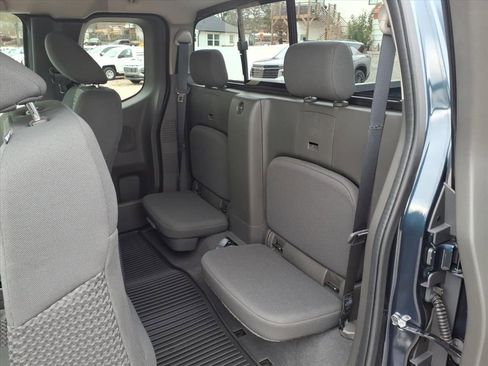 Used 2021 Nissan Frontier SV w/ SV Utility Package image 13