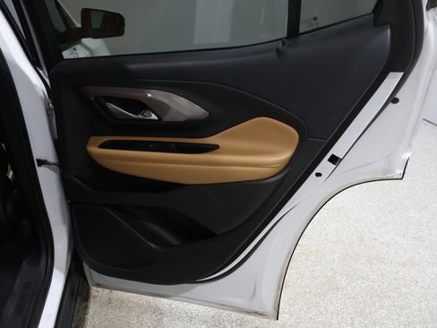 Used 2018 GMC Terrain SLT w/ Preferred Package image 21