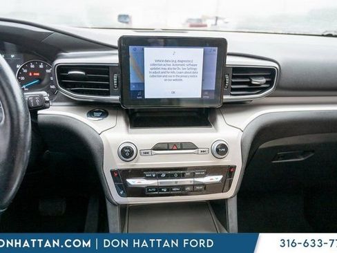 Used 2023 Ford Explorer XLT w/ Equipment Group 202A image 8
