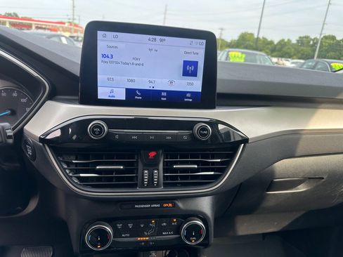 Used 2022 Ford Escape SE AWD/4WD image 15