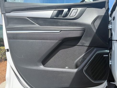 Used 2025 Buick Enclave Preferred image 13