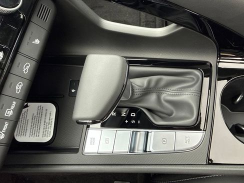 New 2026 Hyundai Elantra Limited FWD image 28