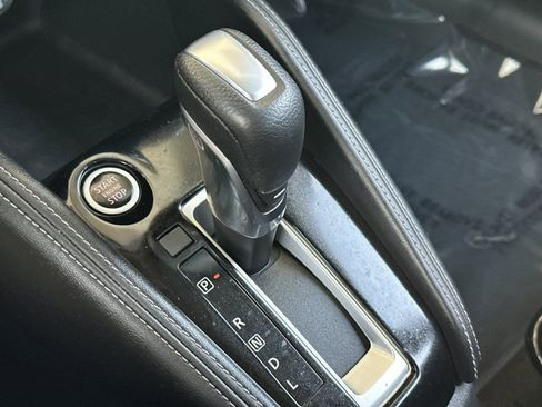 Used 2019 Nissan Kicks S image 22