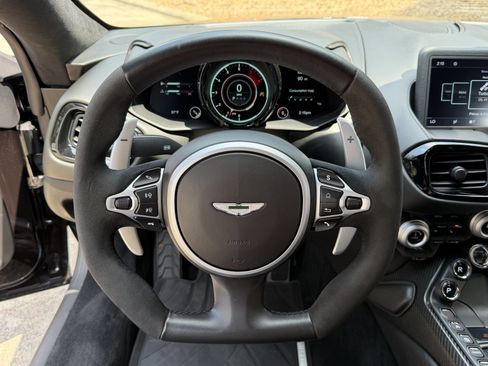 Used 2020 Aston Martin V8 Vantage Coupe RWD image 11