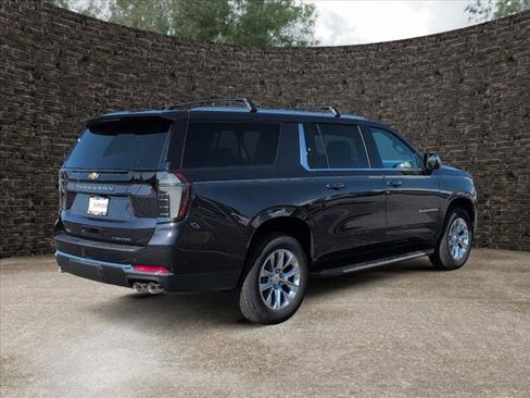New 2026 Chevrolet Suburban Premier AWD/4WD image 7