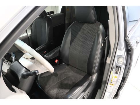 Used 2013 Toyota Sienna SE FWD image 14