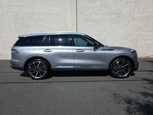 Used 2021 Lincoln Aviator Reserve w/ Equipment Group 202A image 4