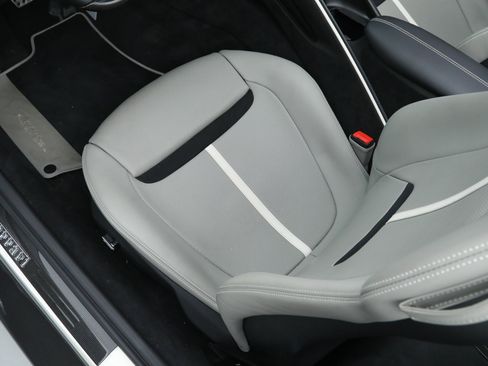 Certified 2024 Ferrari Roma Spider RWD image 28