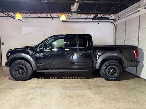 Used 2018 Ford F150 Raptor w/ Equipment Group 802A Luxury AWD/4WD image 2