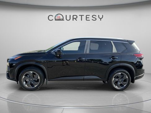 Certified 2025 Nissan Rogue SV w/ SV Premium Package image 2