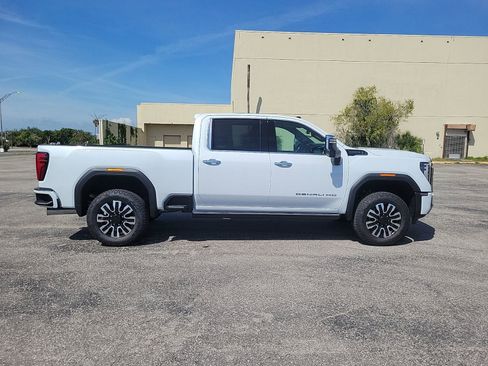 Used 2026 GMC Sierra 2500 Denali Ultimate AWD/4WD image 4