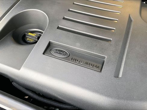 New 2026 Land Rover Range Rover Long Wheelbase SE image 17