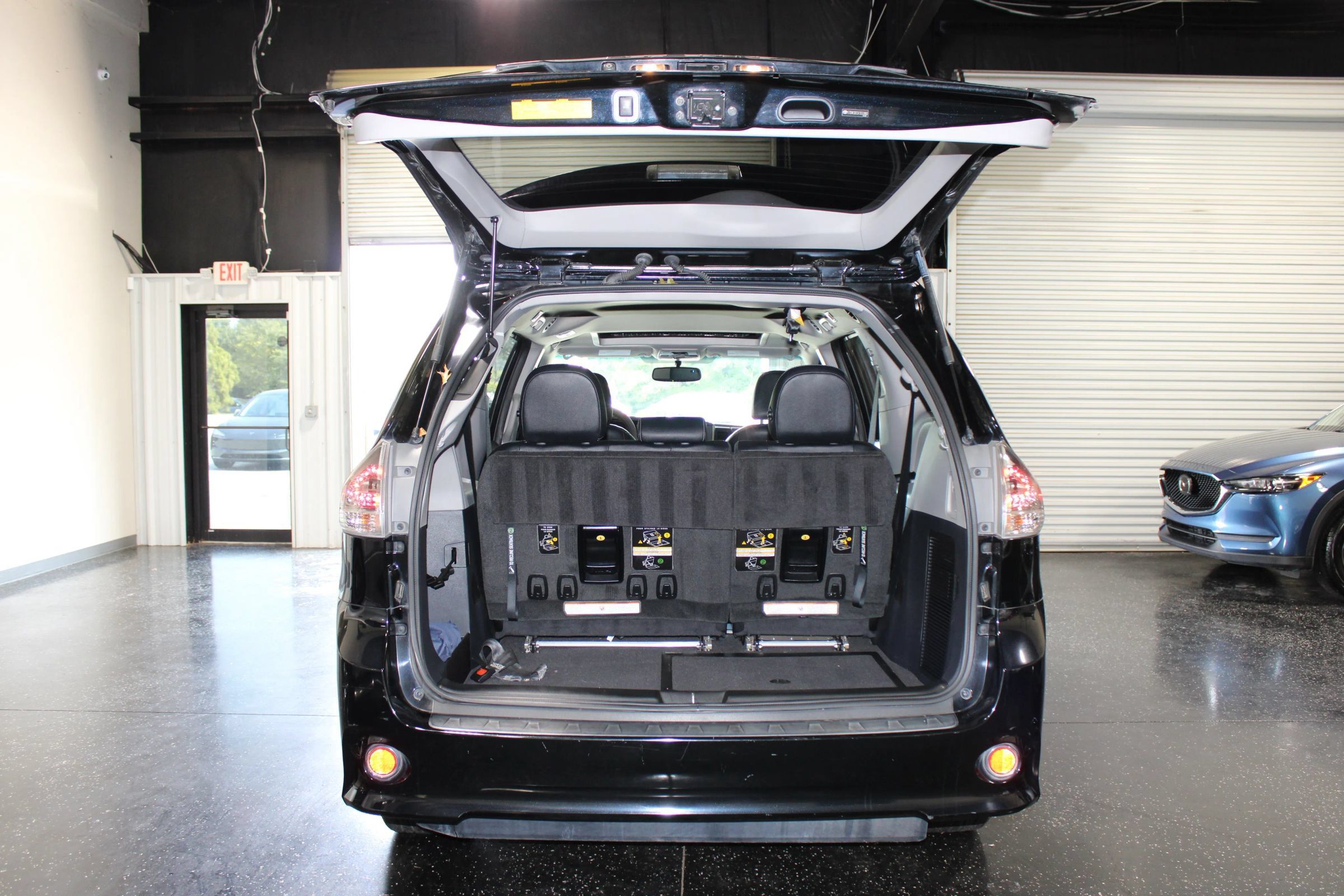 Used 2015 Toyota Sienna SE w/ SE Preferred Package FWD image 47