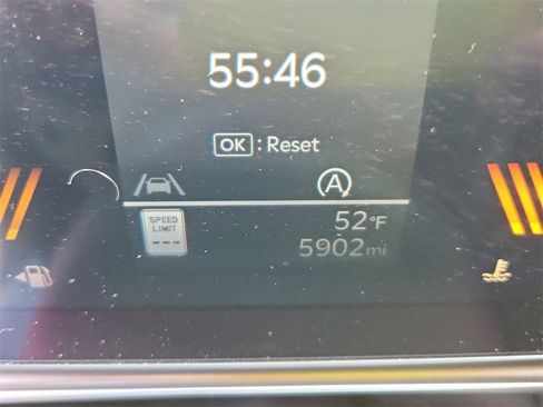 Used 2025 Kia Sorento LX image 32