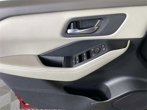 Used 2024 Nissan Rogue SV image 23