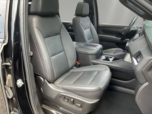 Used 2022 Chevrolet Tahoe Z71 w/ Luxury Package AWD/4WD image 30