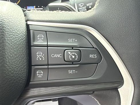 New 2025 Jeep Grand Cherokee L Laredo image 24