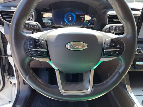 Used 2020 Ford Explorer Platinum w/ Premium Technology Package AWD/4WD image 24