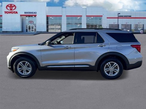 Used 2020 Ford Explorer XLT w/ Equipment Group 202A image 4