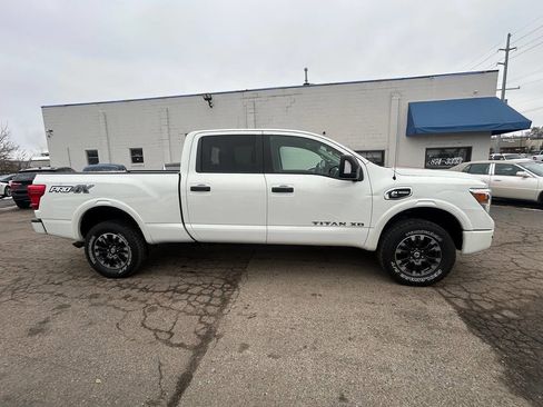 Used 2019 Nissan Titan PRO-4X w/ Pro-4x Convenience Package image 8