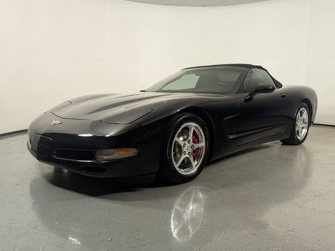 Used 2003 Chevrolet Corvette Convertible w/ Preferred Equipment Group1 image 3
