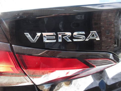 Used 2024 Nissan Versa S w/ Trunk Package FWD image 9