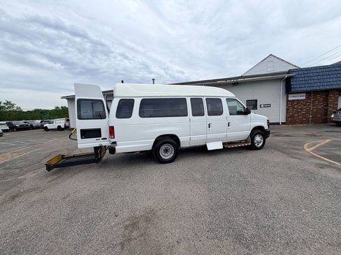 Used 2014 Ford E-350 and Econoline 350 Extended Super Duty w/ Power Group RWD image 8